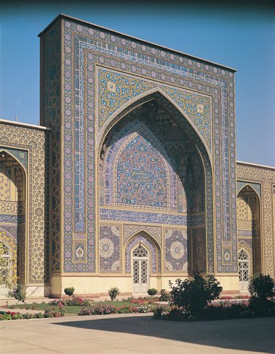 El portal de entrada al santuario, construido en 1418 de Islamic School